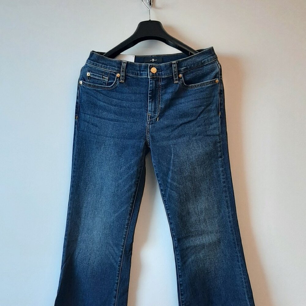 ✨ NEW 7 For All Mankind Dojo Flare Jeans – Women’s Premium Denim – Dark Wash